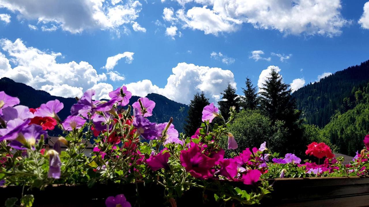 Gasthof Enzian Tannheim Exteriör bild