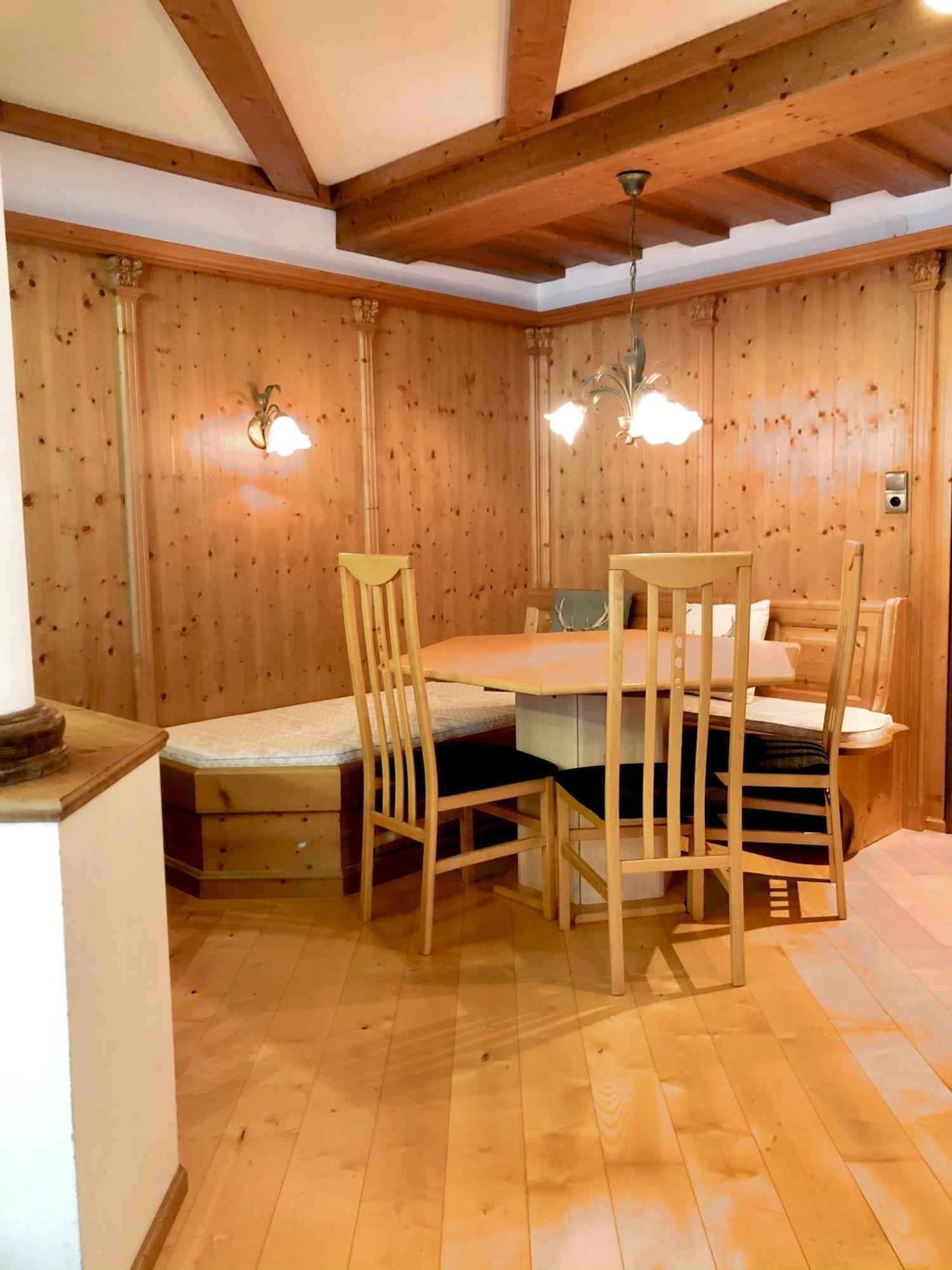 Gasthof Enzian Tannheim Rum bild
